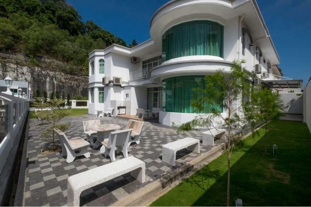 6, Persiaran Tanjung Bunga 3 Vila Batu Ferringhi Exterior foto