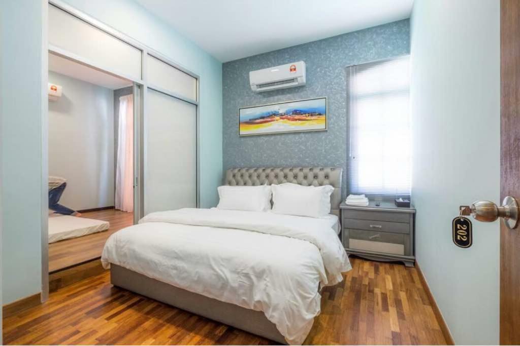 6, Persiaran Tanjung Bunga 3 Vila Batu Ferringhi Exterior foto