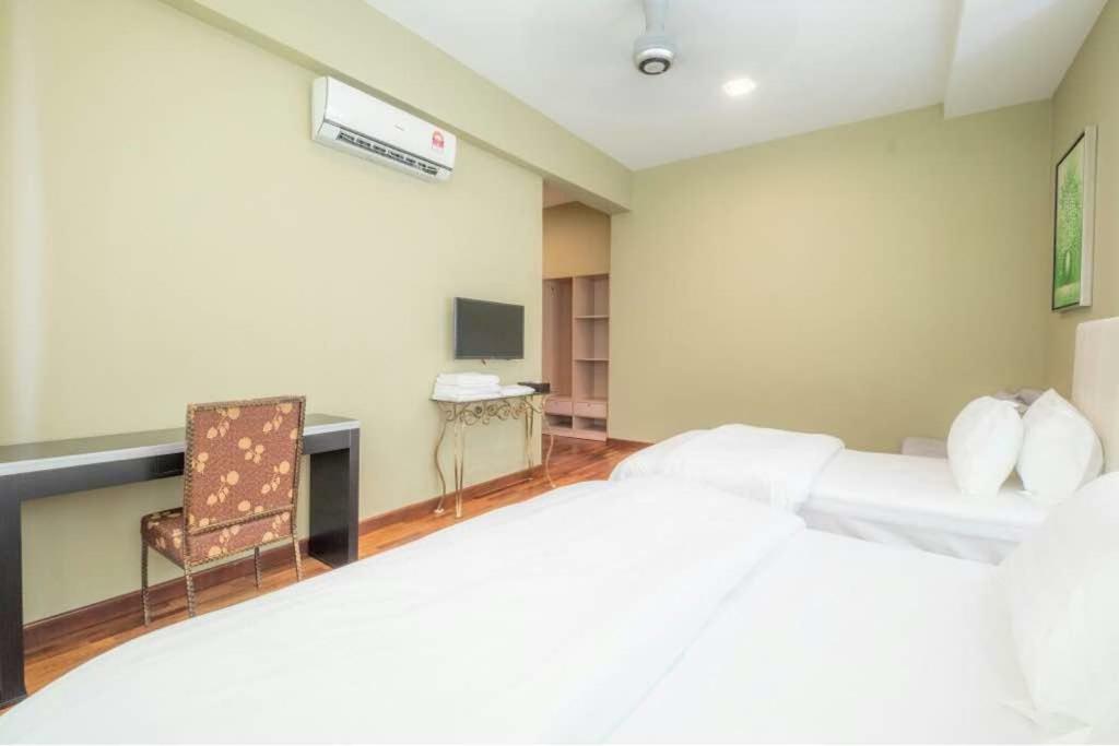 6, Persiaran Tanjung Bunga 3 Vila Batu Ferringhi Exterior foto